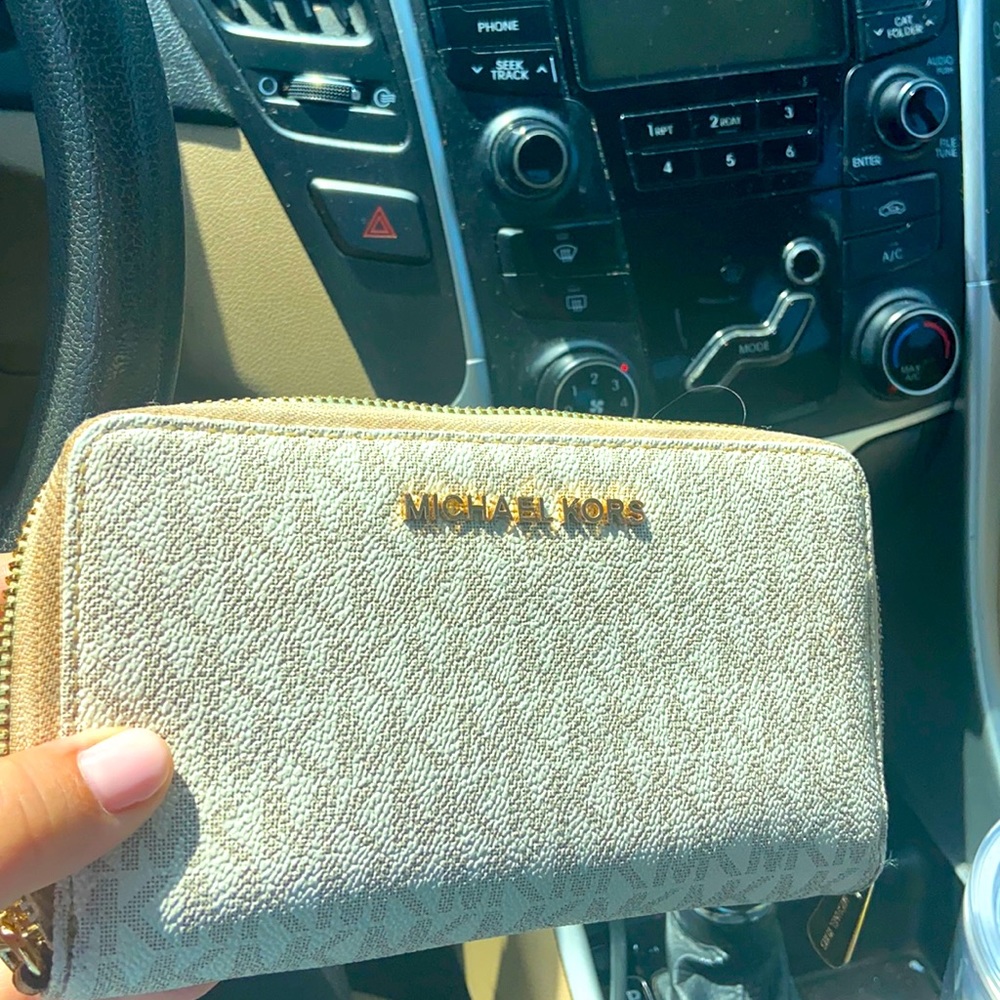 Michael Kors Logo Wallet